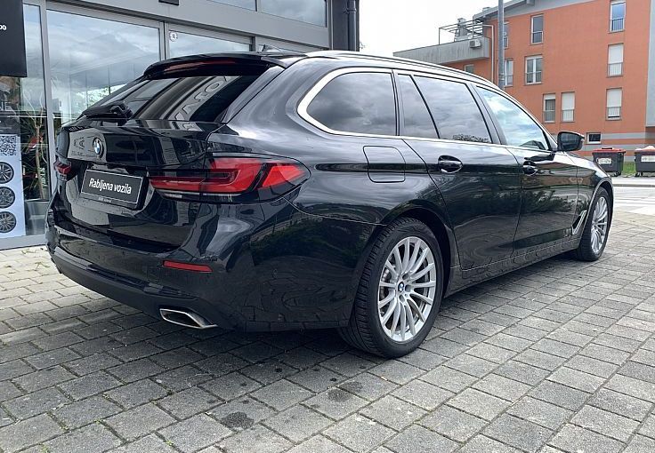 Zunanja slika - BMW Serija 5 - Touring: 520d  AT - 3