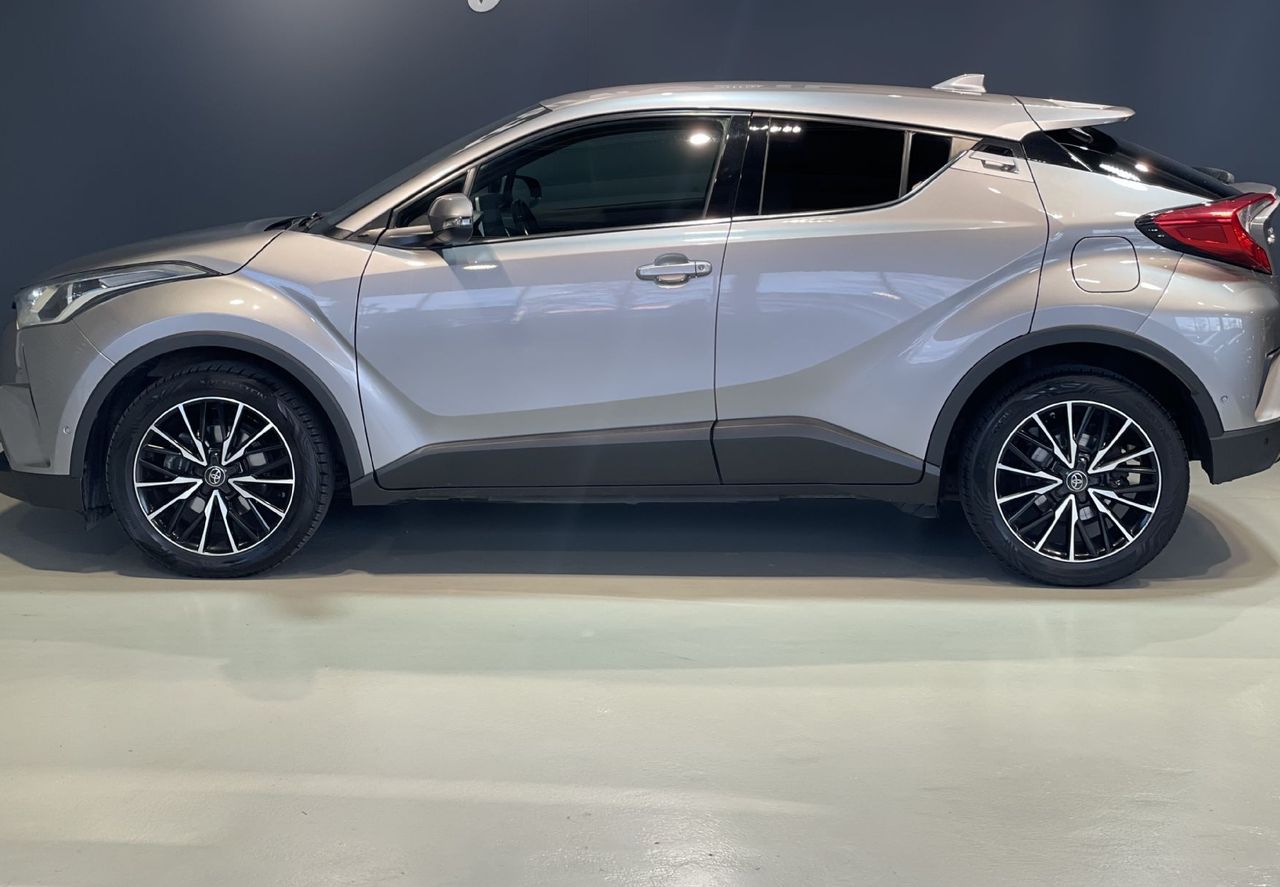 Zunanja slika - Toyota C-HR - KEYLESS-KAMERA-RADAR-LANE-PARK SENZORJI-GRETJE SED - 5