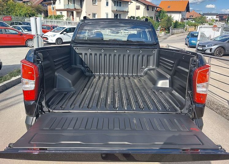 Zunanja slika - KG Mobility Musso - 2.2 XDi ULTIMATE 4x4 A T VEČ BARV - 11