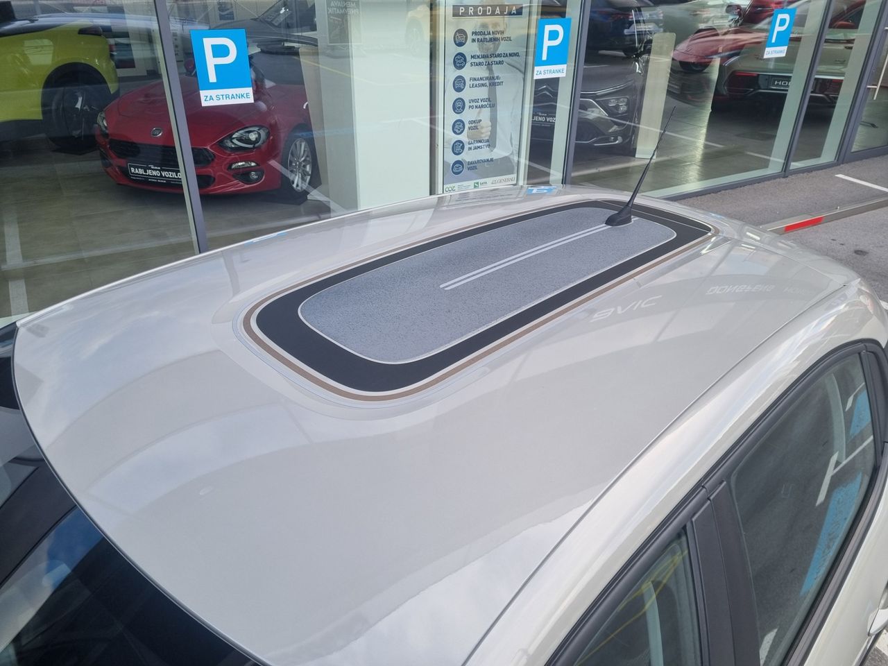 Zunanja slika - Citroën C3 - C-Series 1.2PT - SAMO 23.648KM - POTRJENA SERVISNA - 18