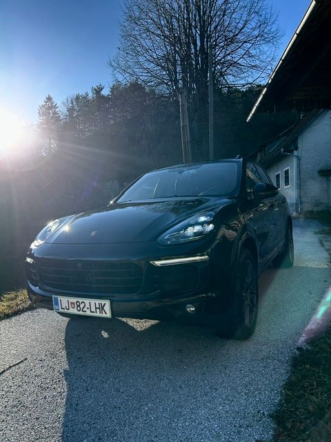 Zunanja slika - Porsche Cayenne - S E-Hybrid Platinum Edition Tiptronic - 1