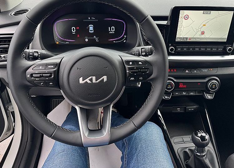 Zunanja slika - KIA Stonic - 1.2 DPI LX Urban+ M T + ZIMSKE GUME ZA 1 € + 30° - 4