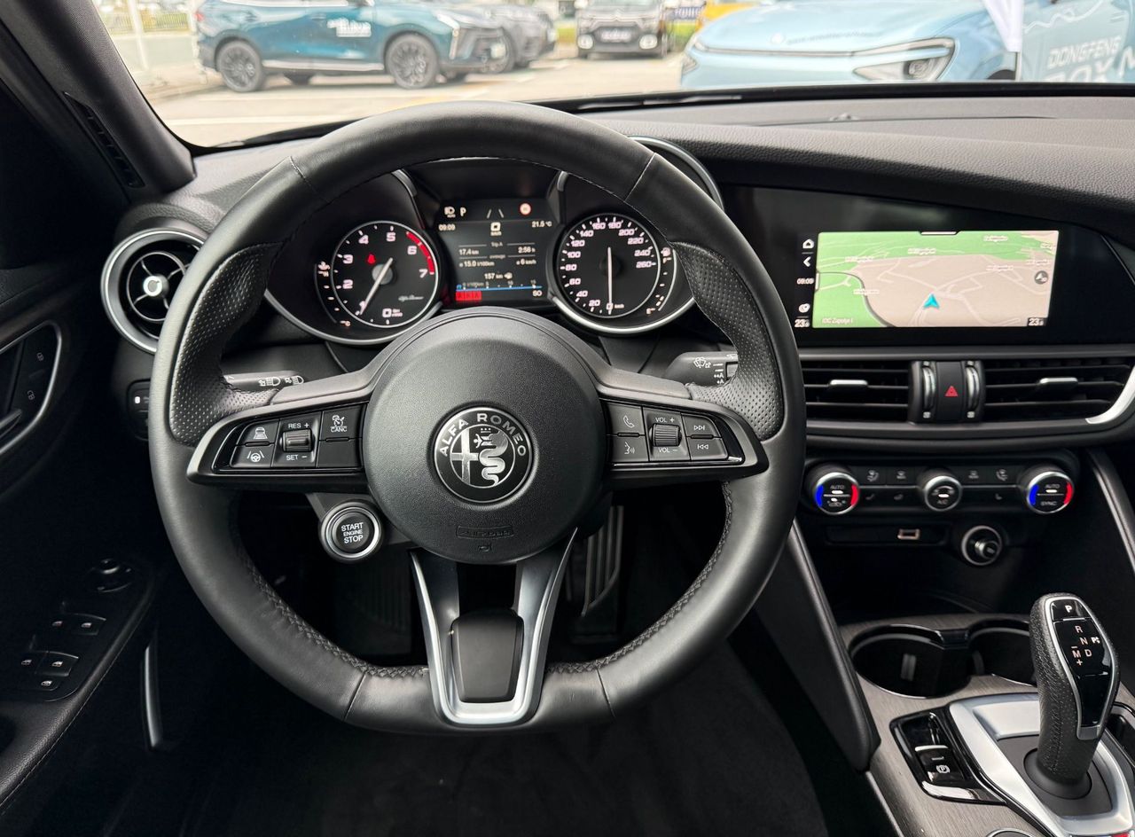 Zunanja slika - Alfa Romeo Giulia - 2.0 Turbo 280 Q4 Ti  - AVTOMATIK - SAMO 18.000KM - 10