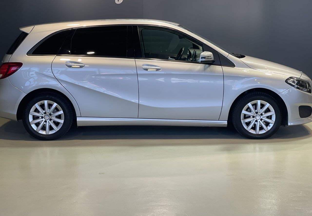 Zunanja slika - Mercedes-Benz B-Razred - B200CDI-NAVIGACIJA-TEMPOMAT-MULTIFUNKCIJA-KAMERA - 5