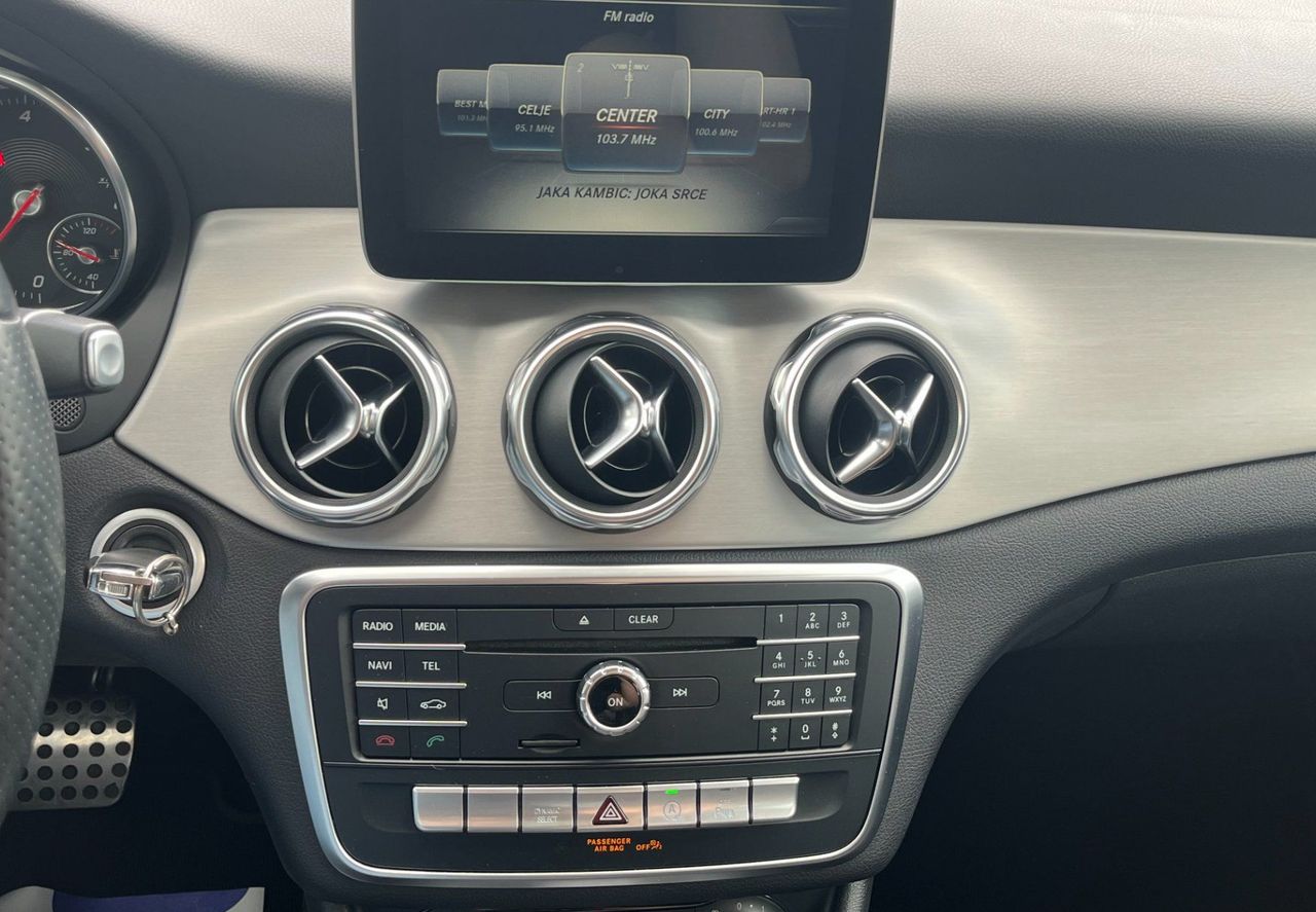 Zunanja slika - Mercedes-Benz GLA-Razred - GLA 200 d AMG Line Avt. NAVI. TEMPOMAT. F1 PRES. - 17