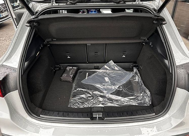 Zunanja slika - Mercedes-Benz GLA-Razred - GLA 180 AMG Line Edition... - 4