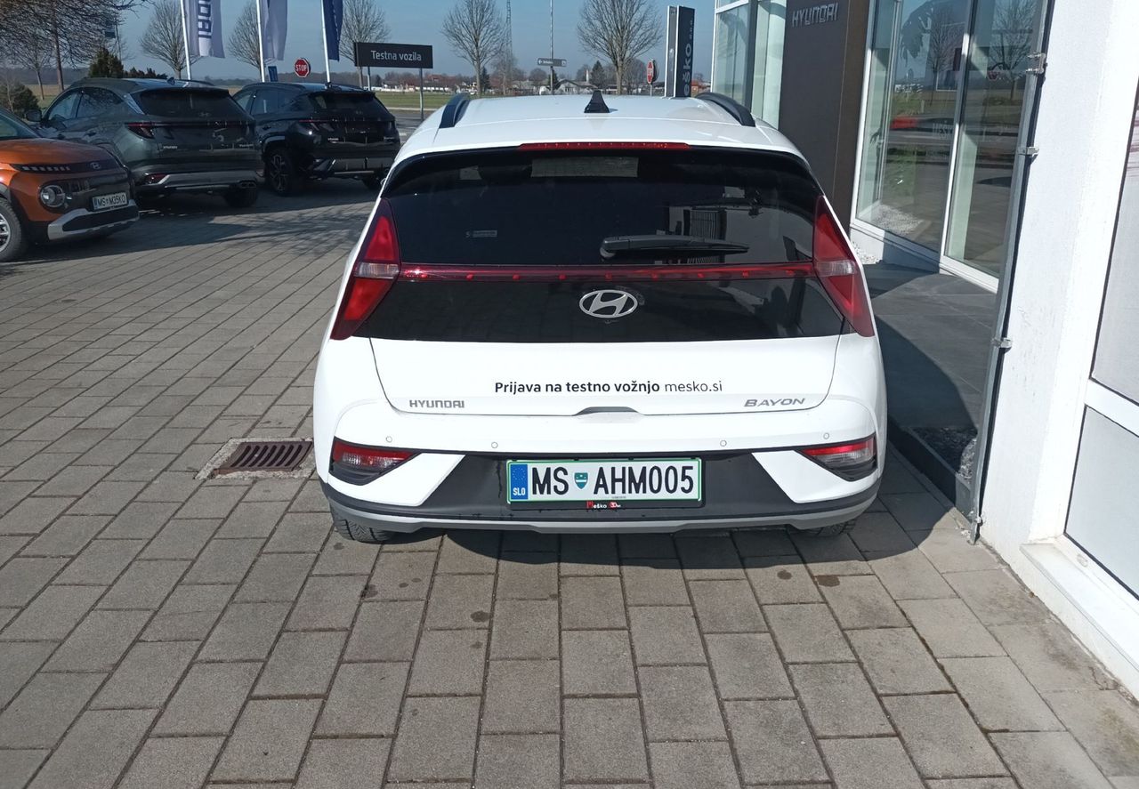 Zunanja slika - Hyundai Bayon - 1.2 MPI COMFORT.WINTER.RG SLUŽBENO VOZILO - 5