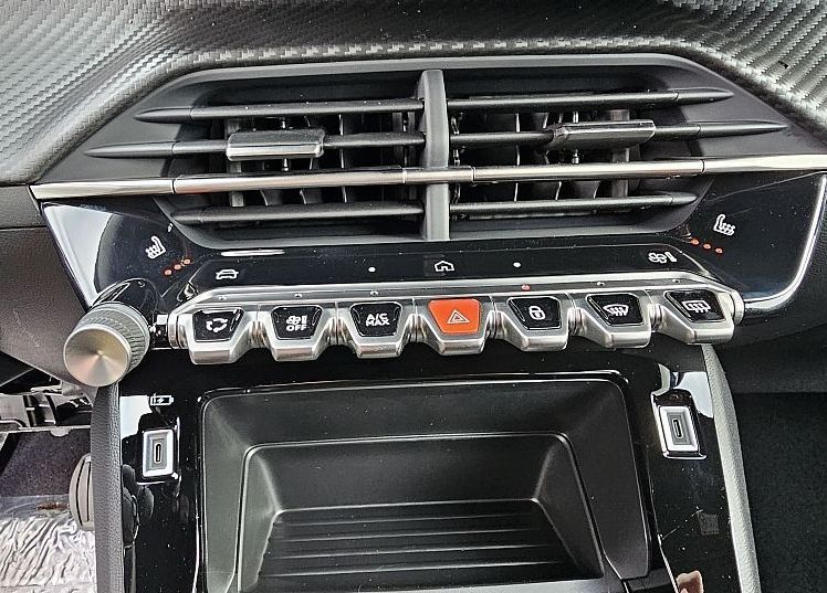 Zunanja slika - Peugeot 2008 - ACTIVE PACK PureTech 100 - 4