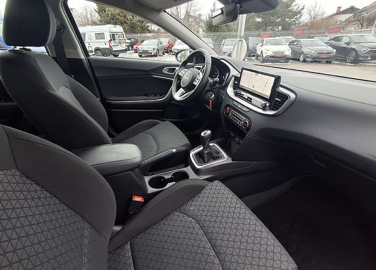 Zunanja slika - KIA Ceed - SW 1.5 T-GDi LX Champion+ ISG. M T 103 kW - 12