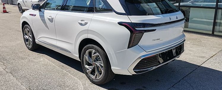 Zunanja slika - Hongqi HS3 - NA ZALOGI - DOBAVA TAKOJ - 3