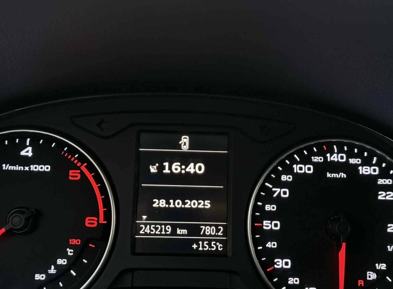 Zunanja slika - Audi A3 - 1.6 TDI-LIMO-NAVI-LIZ1NG ZA TUJCE-PDC-TEMPOMAT- - 12