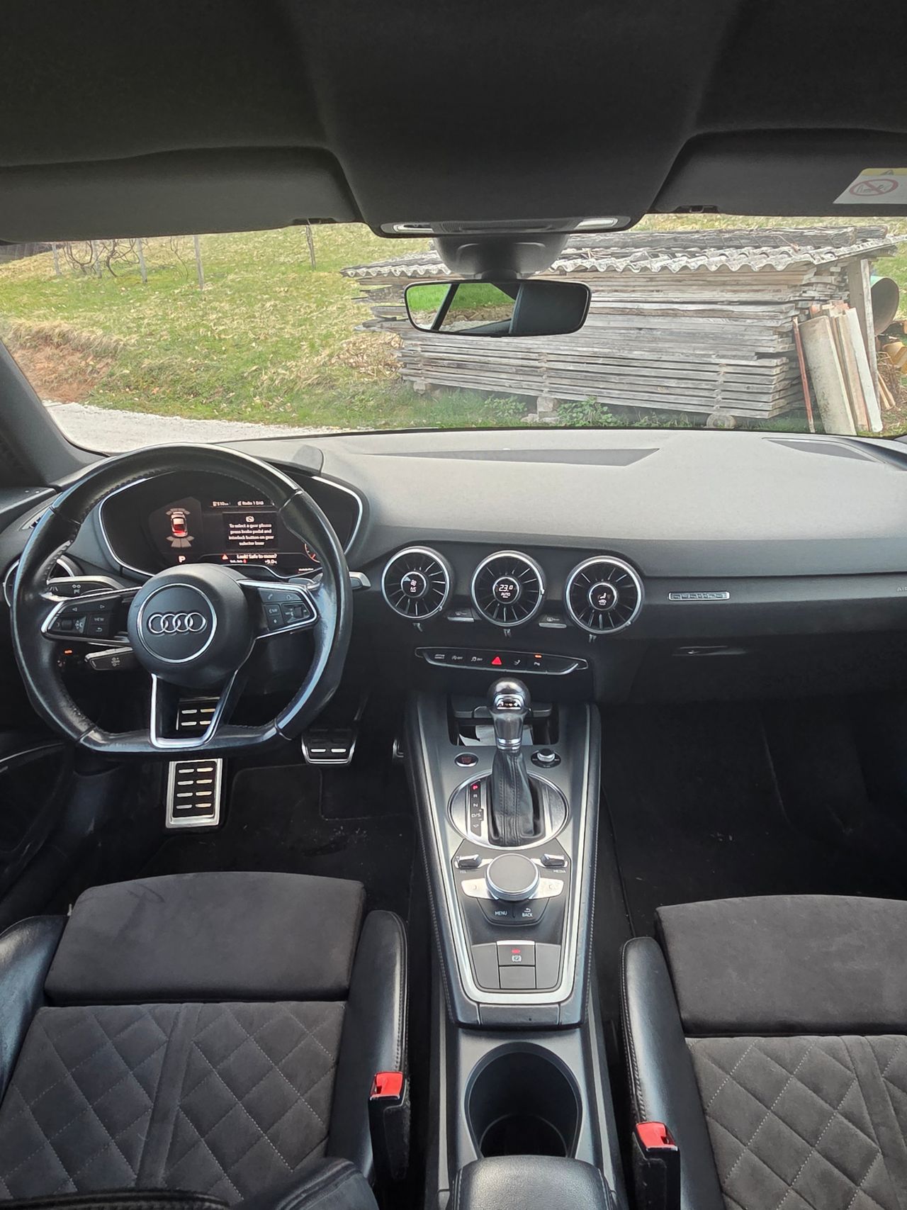 Notranja slika - Audi TT - Coupé 2,0 TFSI quaro S tronic - 4