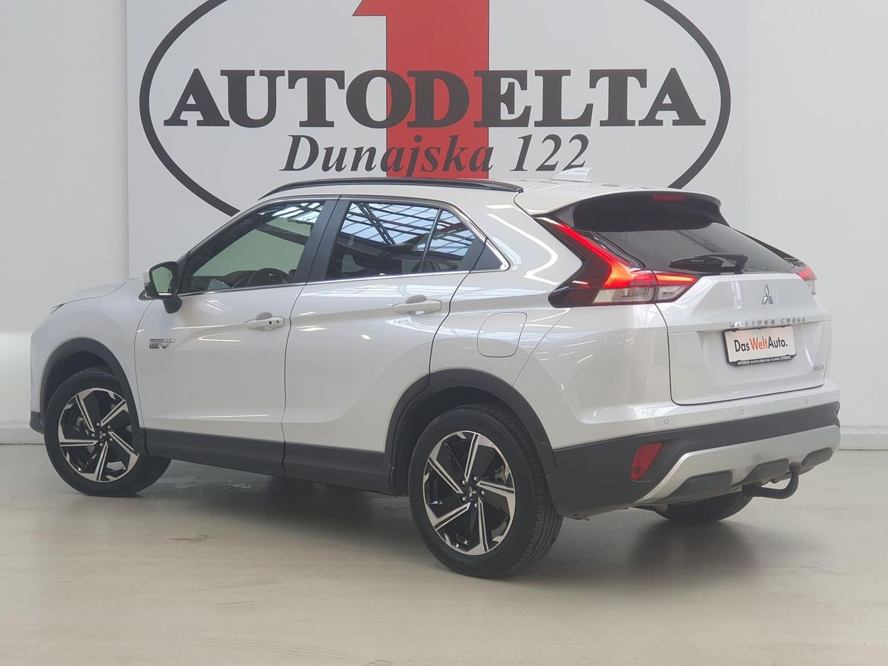 Zunanja slika - Mitsubishi Eclipse - Cross 4WD 2,4 PHEV Instyle+ CVT - 4
