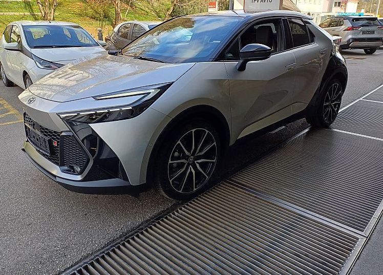 Zunanja slika - Toyota C-HR - 2.0 hibrid  HEV  GR SPORT PREMIERE - 1