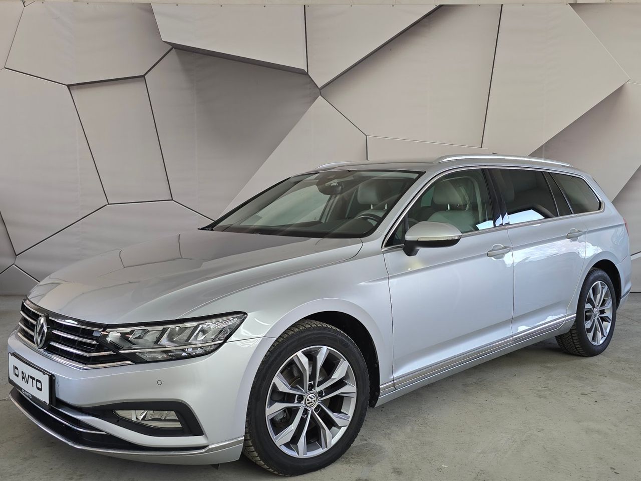 Zunanja slika - VW Passat - Variant 2,0 TDI BMT Connect DSG - 4
