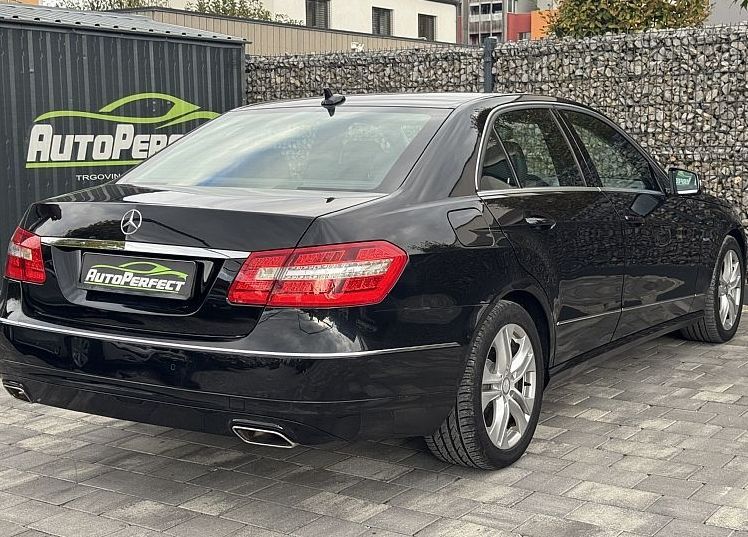 Zunanja slika - Mercedes-Benz E-Razred - E 220 CDI AVANTGARDE AVT GR SED NAVI PDC ACC - 6