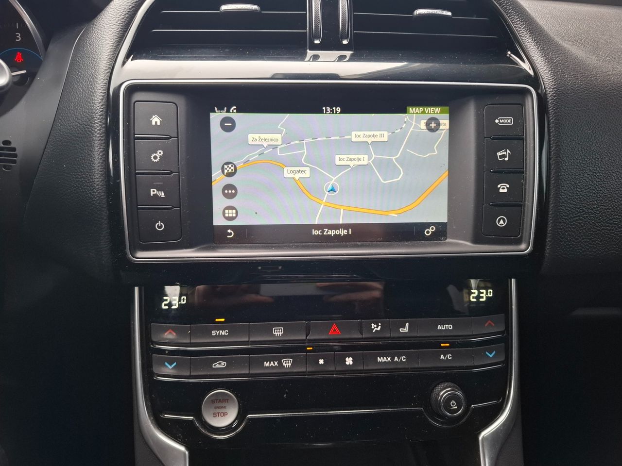 Zunanja slika - Jaguar XE - R-Sport 2.0 180 AVTOMATIK + SERVISNA ZGODOVINA - 12