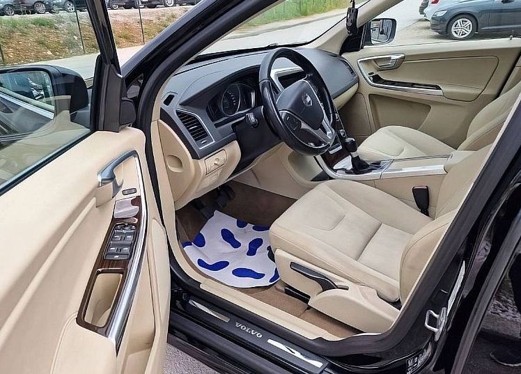 Zunanja slika - Volvo XC60 - D4 AWD R-Design Summum LEPO OHRANJEN... - 8