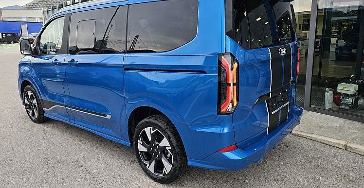 Zunanja slika - Ford Tourneo - Custom SPORT 2.0 TDCi 125 kW L1H1 A8 - 6