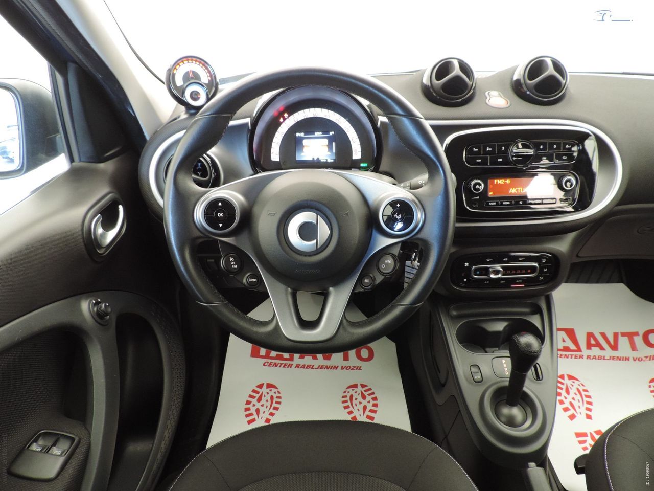 Zunanja slika - Smart Smart forfour - Forfour 60 kW 82 KM electric drive - 13