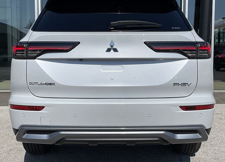 Zunanja slika - Mitsubishi Outlander - 2.4 PHEV Intense Auto - 4