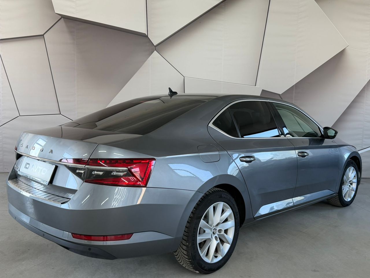 Zunanja slika - Škoda Superb - 2,0 TDI L&K DSG - 2