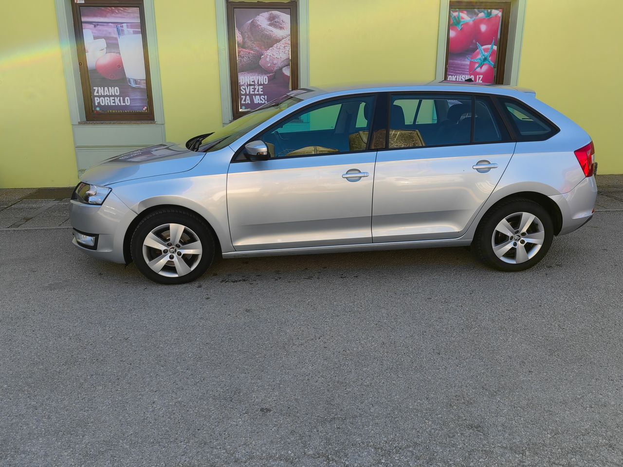 Zunanja slika - Škoda Rapid - Spaceback 1,6 TDI Ambition - 4