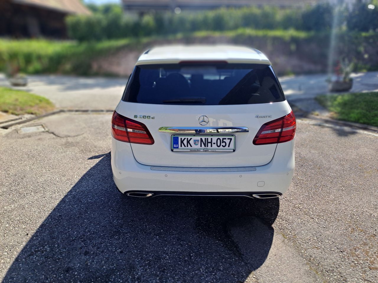 Zunanja slika - Mercedes-Benz B-Razred - B200D 4 MATIC URBAN - 2