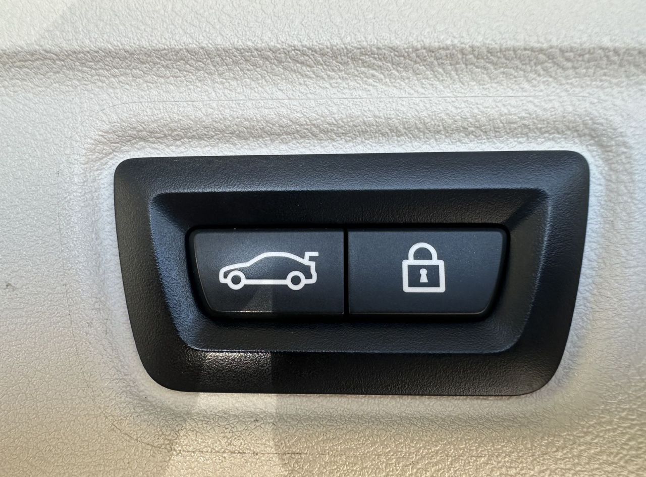 Zunanja slika - BMW Serija 3 - Touring: 318d Touring.NAVI.PDC.KONFORT.ZAKLEPANJE.KLJUKA - 17