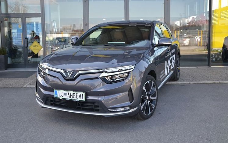 Zunanja slika - Vinfast VF8 - PLUS 4X4 - 3