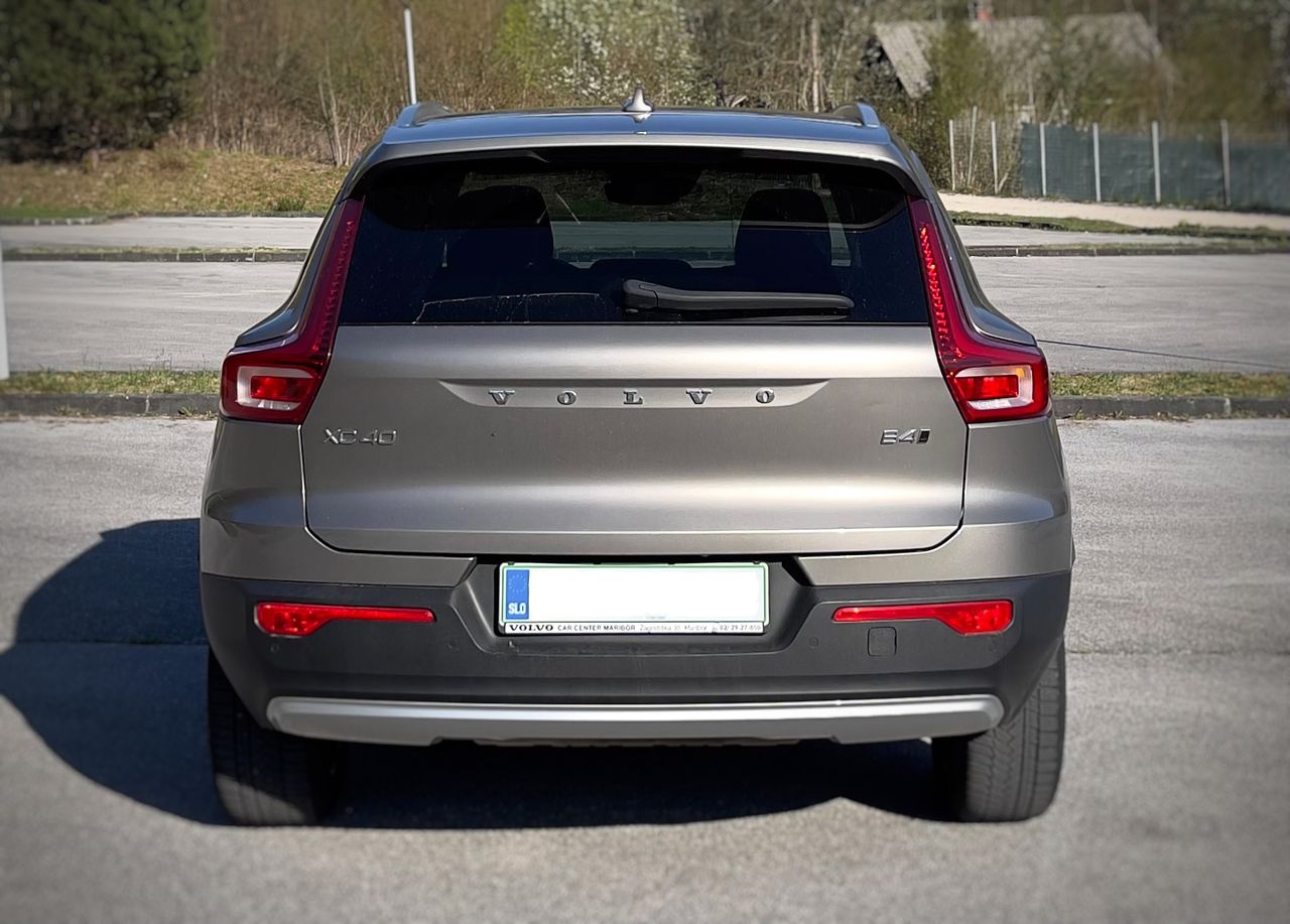 Zunanja slika - Volvo XC40 - B4P AWD Inscription Avt. - 4