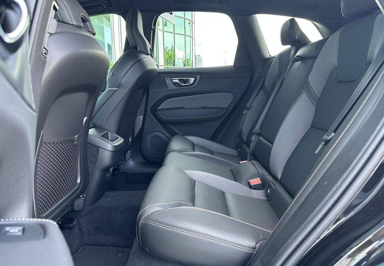 Zunanja slika - Volvo XC60 - B5P AWD Black Edition Avt. BLISS ACC MEMORY, GRET. - 11