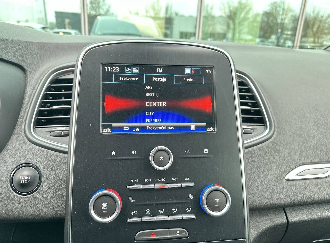 Zunanja slika - Renault Scénic - Grand Scenic Grand  TCe 1.3 140 Techno - 13