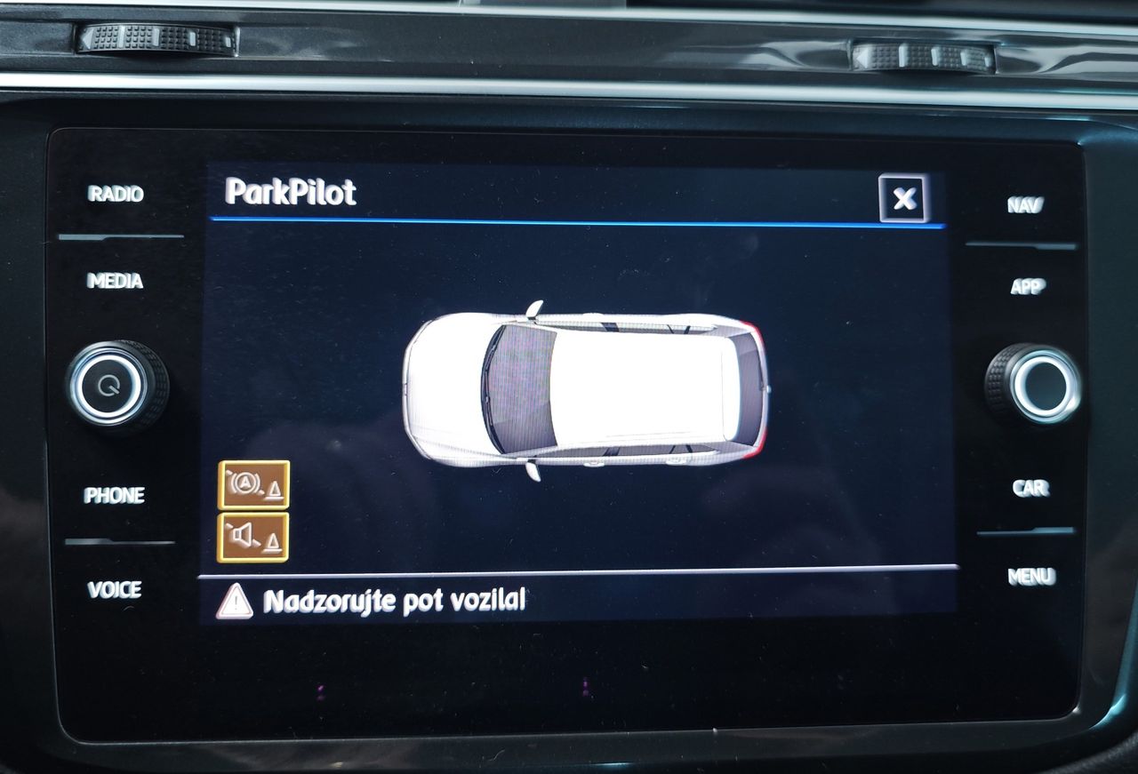 Zunanja slika - VW Tiguan - 2.0 TDI SCR BMT Comfort Edition 110kW DSG NAVI ACC - 13