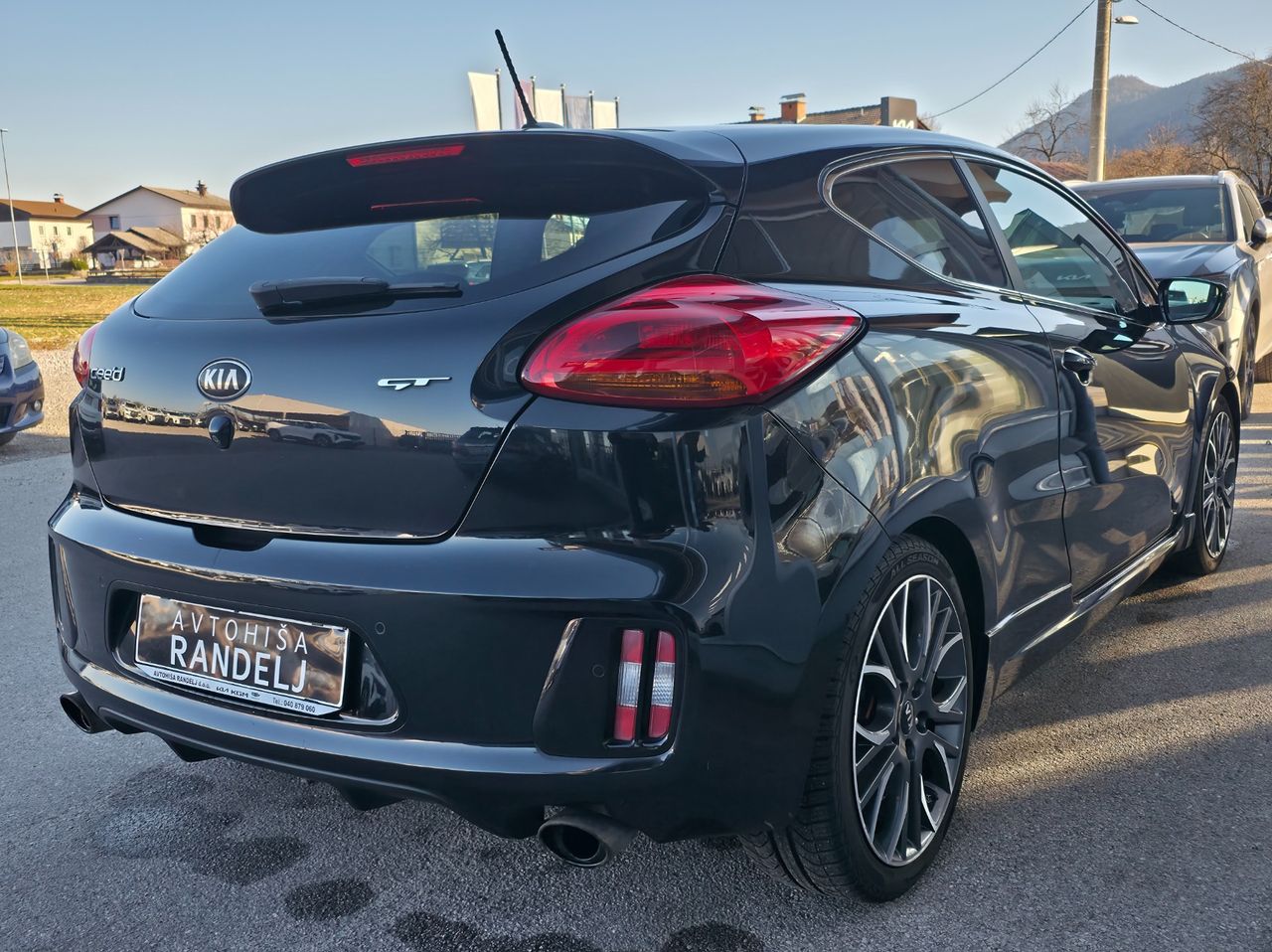 Zunanja slika - KIA ProCeed - Bencinski 1.6 T-GDi EX GT - 3