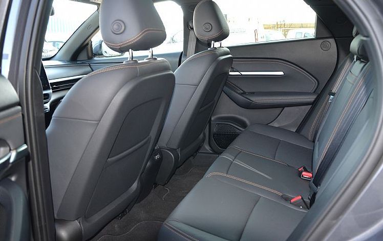 Zunanja slika - Vinfast VF6 - PLUS - 8