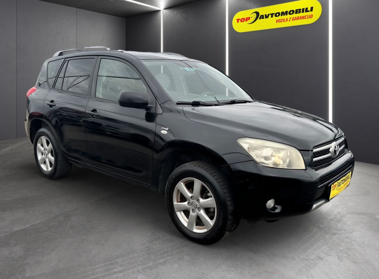 Zunanja slika - Toyota RAV4 - 2.2 D4D 4WD SLOVENSKI XENON TEMPOMAT KLIMA KLJUKA - 9