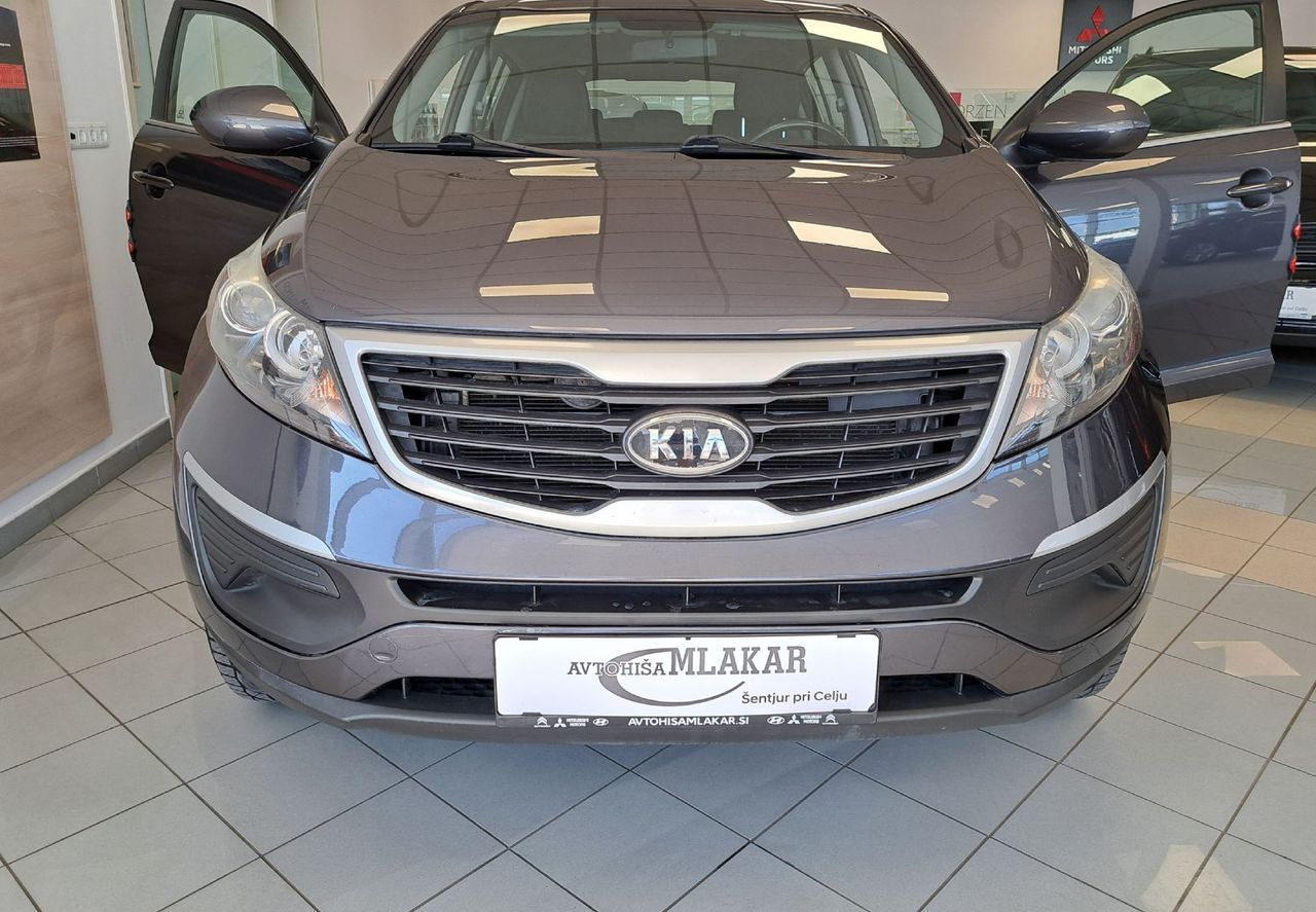 Zunanja slika - KIA Sportage - 2.0 bencinski 120kW Urban-HITRI KREDIT-ODLIČEN- - 6