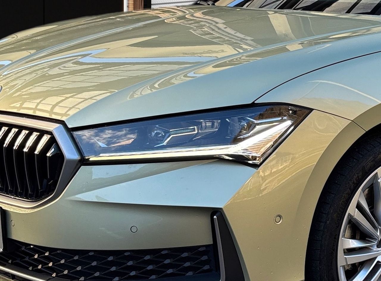 Zunanja slika - Škoda Superb - SELECTION Combi 2.0 TDi DSG 4X4 193PS-SLO-1.LAST - 7