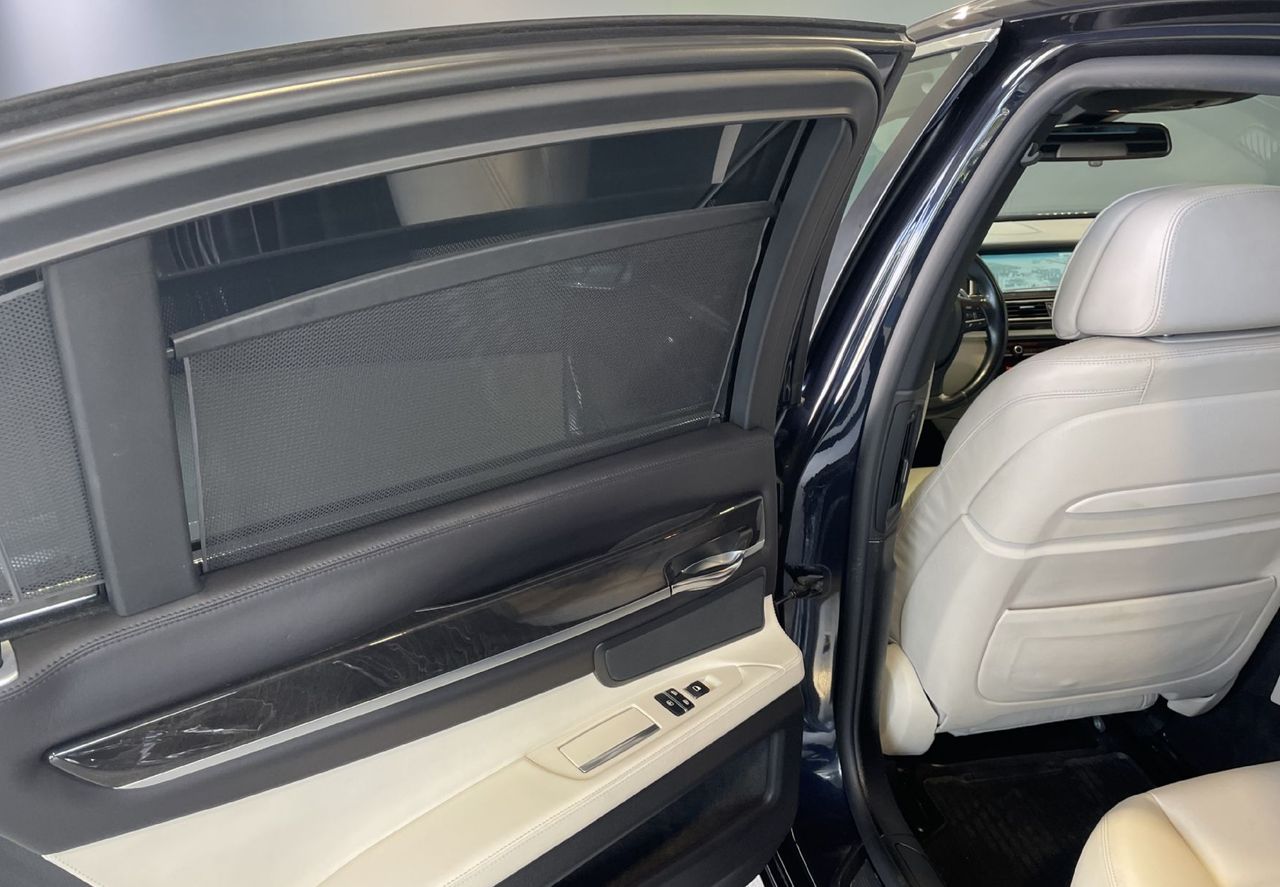 Zunanja slika - BMW Serija 7 - : 750d-xDrive-M OPTIK-NAVIGACIJA-INDIVIDUAL-MEMORY - 18