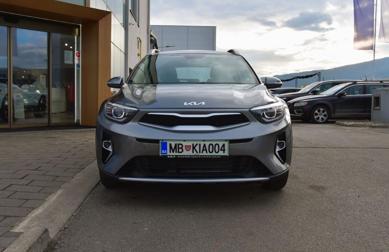 Zunanja slika - KIA Stonic - 1.2 DPI 57.9 kW  79 KM  LX Urban+ M T - 2