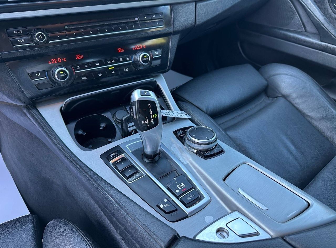 Zunanja slika - BMW Serija 5 - Touring: 520d LED NAVI TEMP HI-FI USNJE PDC FACELIFT TOP - 17