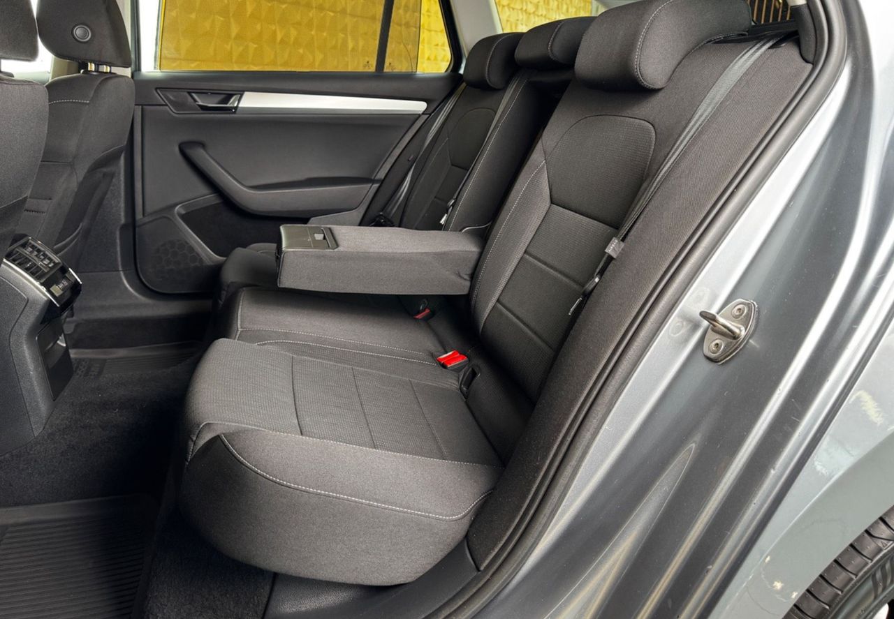 Zunanja slika - Škoda Superb - 2.0 TDI 4X4-MEMORY-GRETJE-Bi XENON - 17