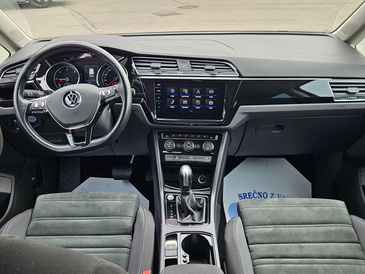 Zunanja slika - VW Touran - 2,0 TDI BMT Highline DSG - 10