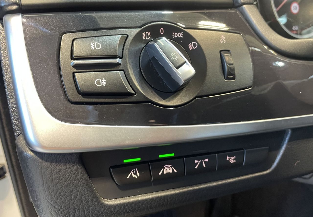 Zunanja slika - BMW Serija 5 - Touring: 520d-HEADUP-VIRTUAL-LANE-NAVI-RADAR-KAMERA-LED- - 16