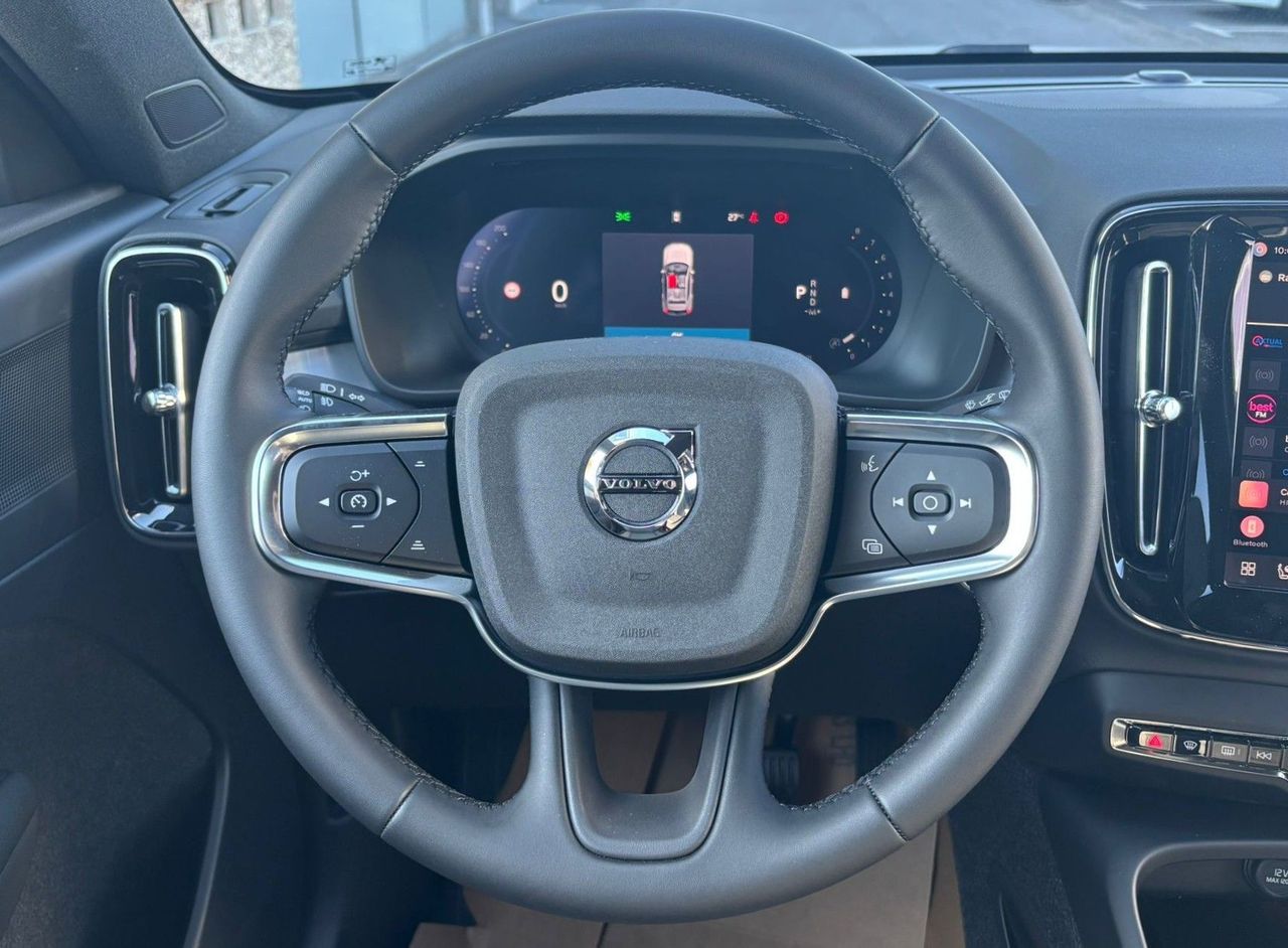 Zunanja slika - Volvo XC40 - B3  P  163hp Core 3 leta garancije + 3 servisi - 10