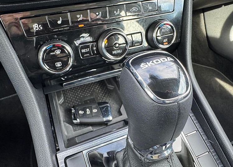 Zunanja slika - Škoda Superb - 2.0 TDI 150ks °AUTOMATIC°  °FULL LED° °VIRTUAL° - 12