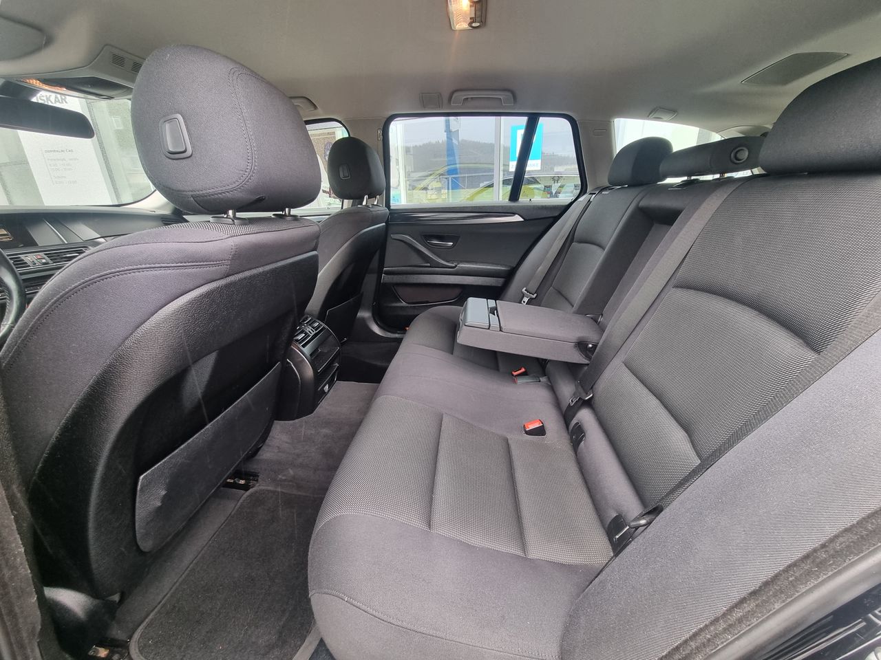 Zunanja slika - BMW serija 5 Touring - Serija 5 520d xDrive AVTOMATIK-NAVIGACIJA-PDC-ISOFIX - 21