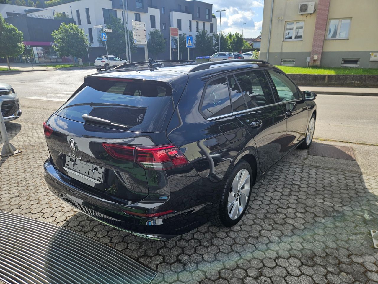 Zunanja slika - VW Golf - 2.0 TDI Style DSG - 3