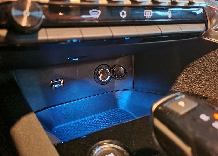 Zunanja slika - Peugeot 3008 - 1.5 BlueHDi 130 .LED.NAVI.KAMERA - 11